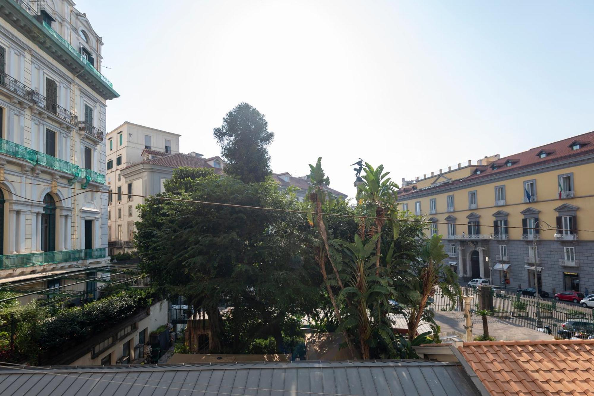 Well Suites - Piazza Dei Martiri Νάπολη Εξωτερικό φωτογραφία